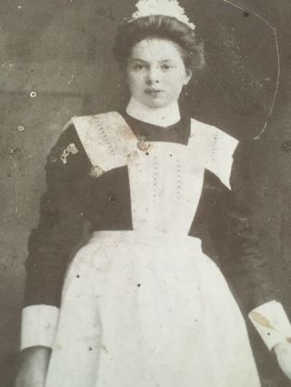 Victorian Era Photo Of A Chambermaid Circa 1900; Photo Postcard Of A Parlourmaid