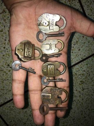5 Pc Vintage Brass Small Mini Padlocks With Keys