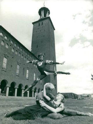 Vintage Photograph Of Niklas Ek And Lena Wennergren In The Park Theater 