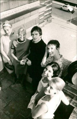 Vintage Photograph Of Rudolf Nureyev With Some Employees At The Opera