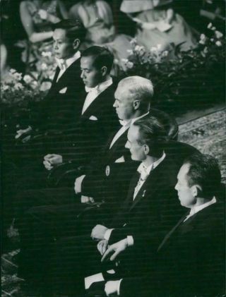 Vintage Photograph Of Nobel Laureates 1957 - Chen Ning Yang,  Tsung Dao Lee,  Alex