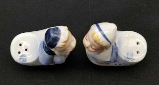 Dutch Boy Girl Shoes Salt & Pepper Shakers Ceramic Pair Set E - 5816 3