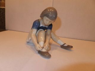 Vintage B&g Bing & Grondahl Denmark Girl Tying Shoe Porcelain Figurine