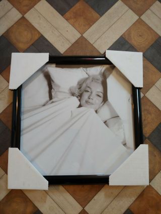 Marilyn Monroe 13x13 Framed Picture Poster (black Frame)