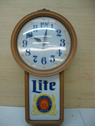 Vintage Miller Lite " A Fine Pilsner Beer " Lighted Clock