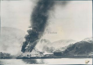 1942 Press Photo Military Ww2 Era Flaming Destruction Port Commandos Attack 6x9