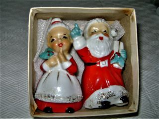 Vintage Japan Christmas Santa & Mrs.  Claus Ceramic Salt & Pepper Shakers w/ Box 2