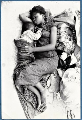 Vintage Photo Nigeria Refugee Black Girl & Baby Ethnic Setboun Benin Africa 1983