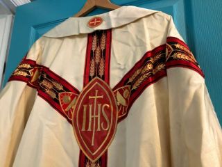 VINTAGE CATHOLIC PRIESTS IVORY RED GOLD BLACK CHASUBLE & STOLE 2