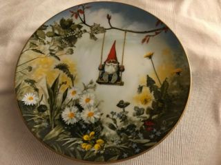 1980 Rien Poortvliet Collector Plate Gnomes 4 Seasons Spring “little Swinger” Ln