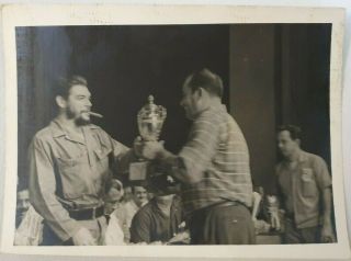 1960s Photo Cuba Cuban Commander Che Guevara Smoking Cigar Trophy