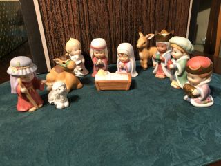 Enesco Holly Babes Nativity 11 Pc Set Vintage Porcelain Christmas Decoration