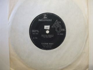 R 5493 The Beatles - Eleanor Rigby / Yellow Submarine - 1966