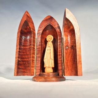 W.  U.  M.  Heinzeller Madonna - German Carved Wood - Oberammergau - Holzschnitzerel - 3.  75”