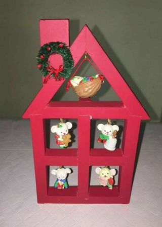 Avon A Merry Little Xmas Miniature Ornament Display Stand Mouse House,  5 Mice