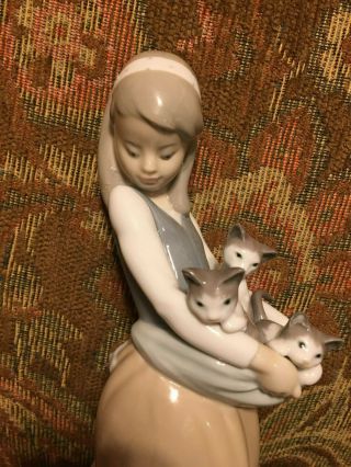 Rare And Retired Lladro,  " Maiden With Kittens ",  Expression