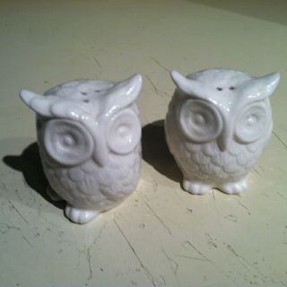 Vintage Ceramic White Owls Salt & Pepper Shakers,