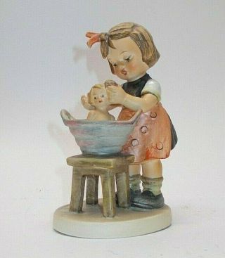 Hummel Goebel Figurine 319 Tmk 6 Doll Bath A915 Ht