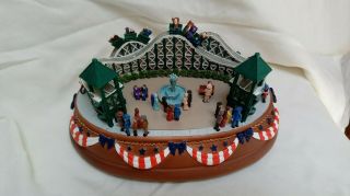 Liberty Falls Music Box Roller Coaster Western Christmas Snow Village Ah999