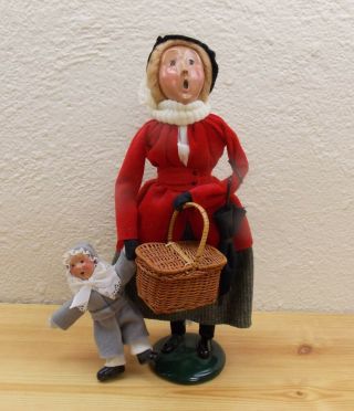 1994 Byers Choice The Carolers Woman With Child Basket & Umbrella
