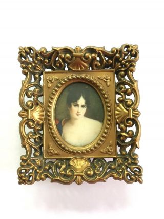 A Cameo Creation 157 Victorian Lady 1950s Small Oval Picture Glass Plastic Frame