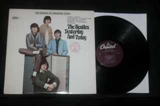 The Beatles " Yesterday And Today " Vinyl Lp 1976 Capitol Record St - 2553