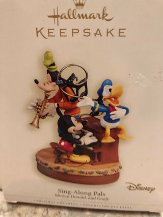 Hallmark Keepsake Ornament Disney Sing - Along Pals Sound Movement 2006