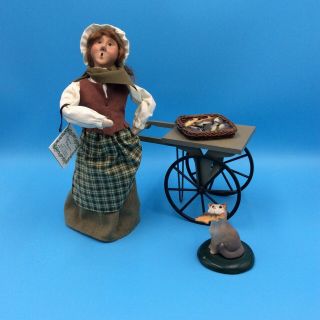 2001 Byers Choice The Caroler Woman Fish With Cart And Cat