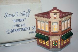 Dept 56 Christmas Snow Village Corner Bakery Building 50776 1986 W Box