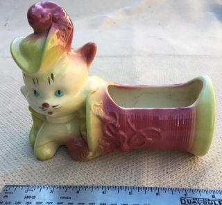 Vintage Cat With Spool Of Thread And Feather Hat Planter 89 Usa