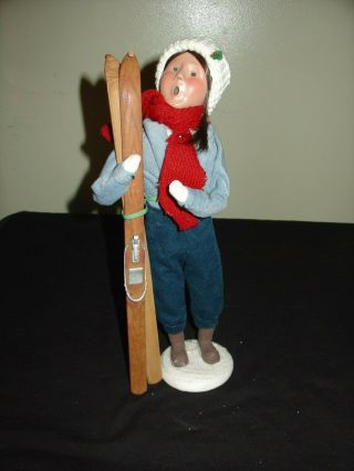 2001 Byers Choice Carolers Hand Crafted Christmas Girl W/ Skies 90 Of 100