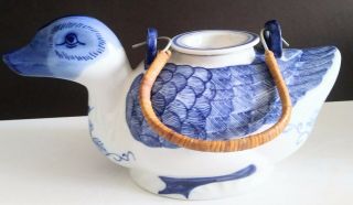 Vtg Porcelain Blue White Duck Tea Pot W/lid Hand Painted Made In China