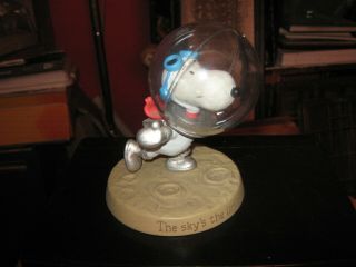 Hallmark Peanuts Gallery Astronaut Snoopy Figurine The Sky 