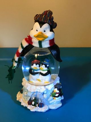 San Francisco Music Box Penguins Christmas Musical 6.  5 " Water Snow Globe