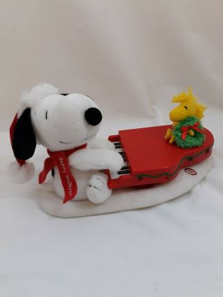 Hallmark Snoopy Playing Piano Christmas Music Box