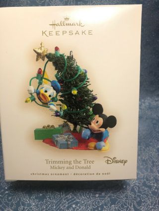 Trimming The Tree Disney Mickey & Donald Hallmark Christmas Ornament Tt19