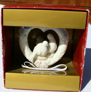 Lladro Ornament Our First Christmas Dated 2001 Heart Shaped Wreath Nib D - 24
