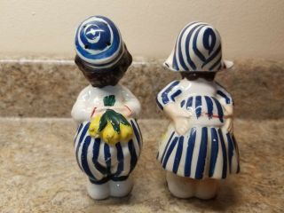 Dutch Children Boy Girl Salt & Pepper Shaker Set Ceramic Japan 2