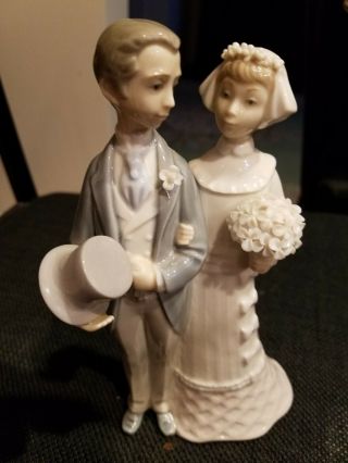 Lladro Bride And Groom 8 " Figurine.  Great For Wedding Cake Topper Pink And Gray
