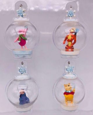 2007 Catching Snowflakes Hallmark Ornament Winnie The Pooh Miniatures