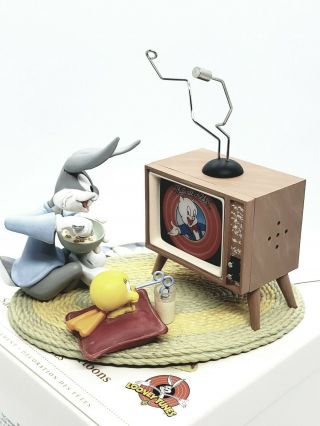2006 Hallmark Keepsake Ornament " Saturday Morning Cartoons " Looney Tunes Magic