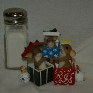 Fitz & Roy Charming Tails Ceramic Mice Figurine " Family,  The Gift Of A Lifetime "