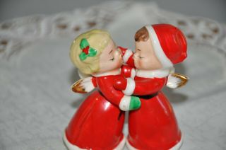 Cute Kissing Christmas Little Boy And Girl Red Cold Paint Salt And Pepper Shaker