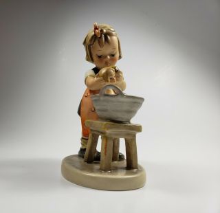 Goebel Hummel Figurine Doll Bath 319 Tmk 4