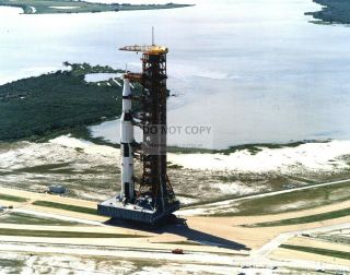 Apollo 11 Saturn V Rocket On Transporter - 8x10 Nasa Photo (ep - 375)