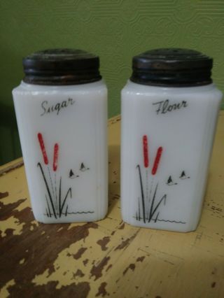Vtg Tipp Usa White Milk Glass Cat Tail Flour & Sugar Shaker Set 4 " Tall Guc