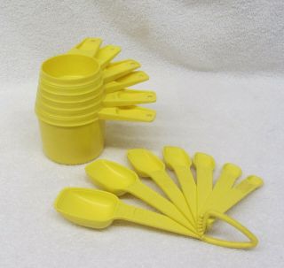 Vintage Tupperware Yellow Complete Measuring Cups & Measure Spoons Complete