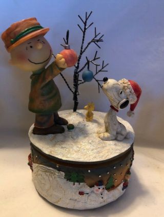 Peanuts Woodland Musical Music Box Charlie Brown Snoopy Christmas Tree By Roman