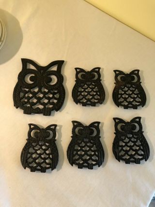 Vintage Cast Iron Owl Trivets.  Black.  1 Large 6” And 5 Small 5”.