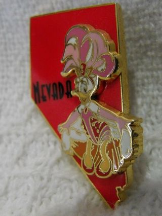 2002 Disney 3D Trading Pin State Character Nevada Daisy Duck Showgirl 3